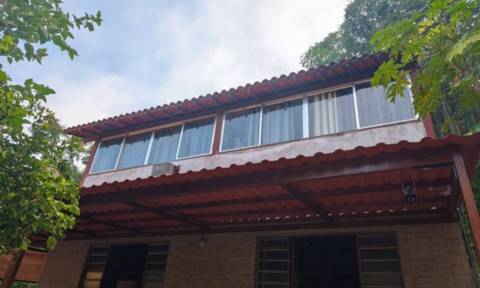 Niteroi House | Cozy house in a green area