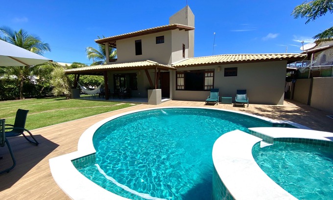 Jenipabu House | Cozy House in Guarajuba 4/4 with Swimming Pool, 200m from the Beach, in condominium.