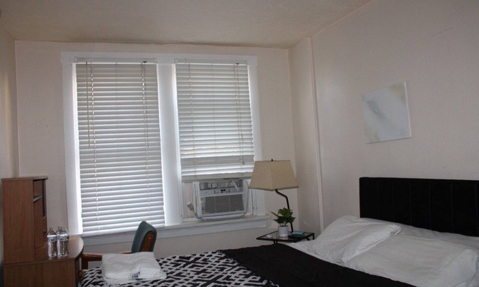 South Oakland House | Cozy House in Oakland - near downtown and Southside