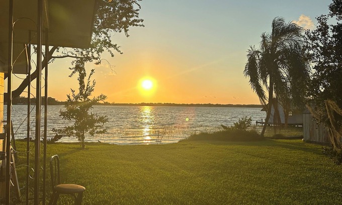 Winter Haven House | Cozy house in peaceful Lake Alfred with AC, WiFi very secluded.