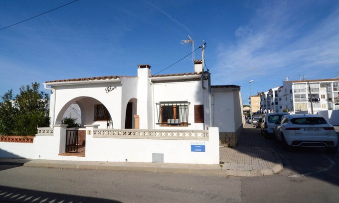 L'Escala House | Cozy House near Beach & Golf in Costa Brava