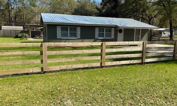 High Springs House | Cozy house near famous springs and town