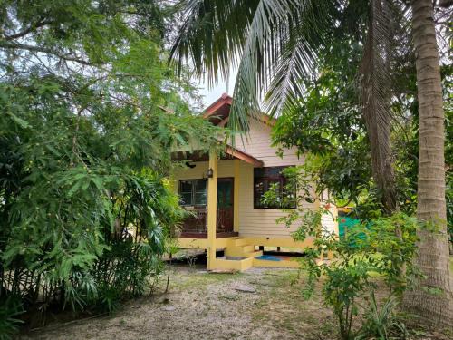 Thong Krut Apartment | Cozy house near the sea