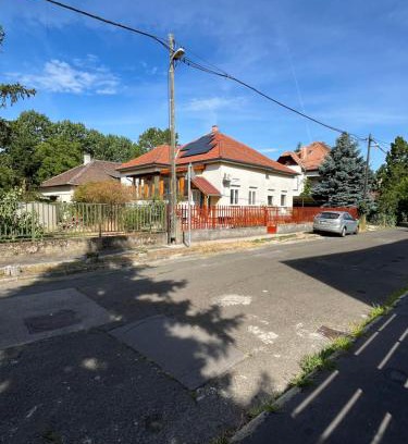 Pusztavacs Apartment | Cozy house with Garden and freepaking