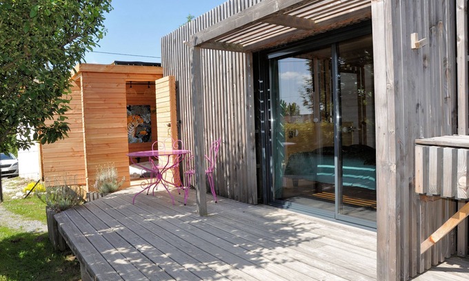 Bergerac Bed & Breakfast | Cozy hut near the city