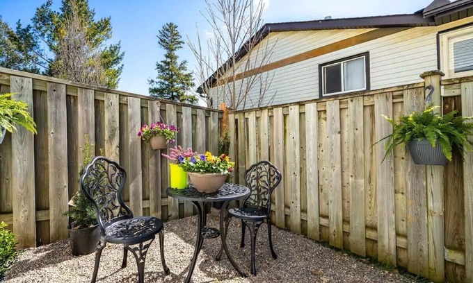 Halton Regional Municipality Apartment | Cozy Independent private Basement Apartment !n In suit Washer Dryer , Parking