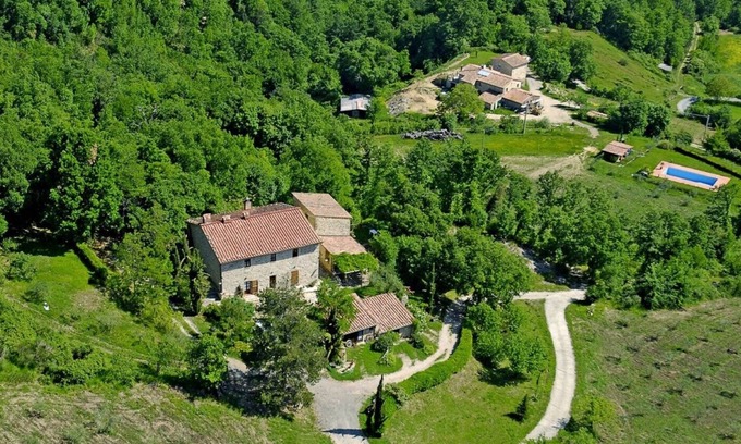 Castelnuovo di Val di Cecina Apartment | Cozy apartment in a beautiful vacation farm