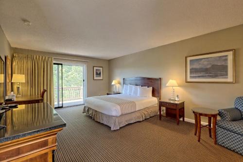 Clayton House | Cozy King Room KW 407