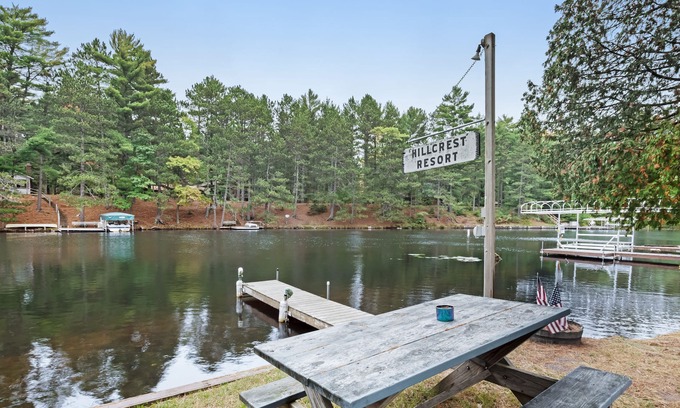 Manitowish Waters Cabin | Cozy lake cabin with access to lakefront pier & community firepit
