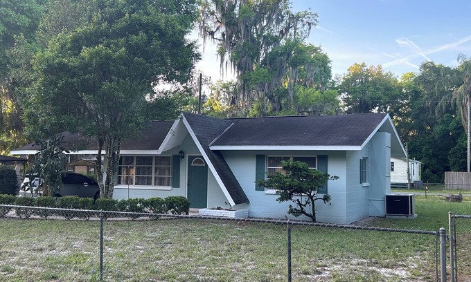 Lake Panasoffkee House | Cozy lake house with access to Lake Panasoffkee FL