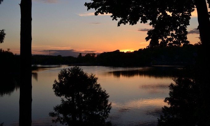 Kiel House | Cozy lake house, less than 1 hour from Lambeau Field and the 2025 NFL draft.