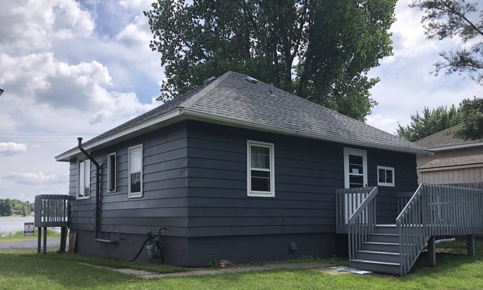 Lindstrom House | Cozy Lake House On the snowmobile trails with the best ice fishing in the area