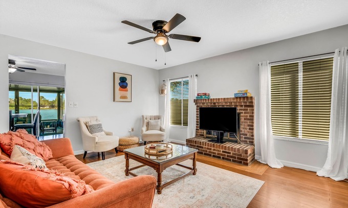 Lakeland House | Cozy lake house retreat in the heart of Lakeland