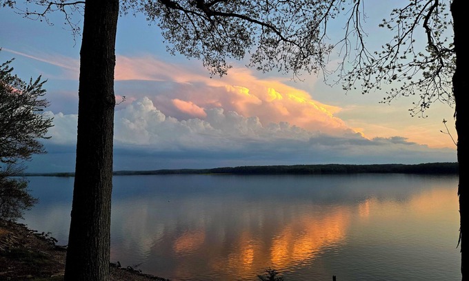 Cadiz House | Cozy lake house w/spacious deck, BBQ/fire pit. Boat ramp1 mi away Pet friendly!