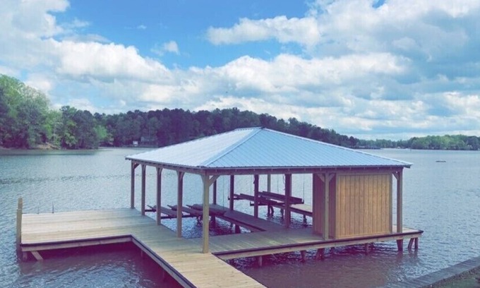 Jackson House | Cozy lake house with huge boat dock