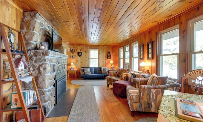 Mercer Cabin | Cozy Lakefront Cabin w/Indoor Gas Fireplace!