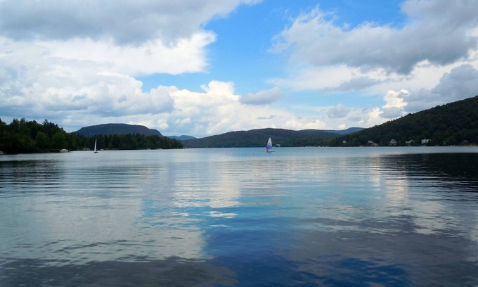 Lantier Cottage | Cozy Lakefront cottage with breathtaking views of lake and mountains