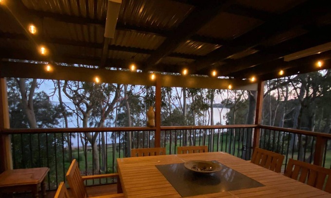 Tegerin House | Cozy Lakefront Home - Pet Friendly