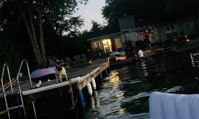 Innisfil House | Cozy Lakehouse