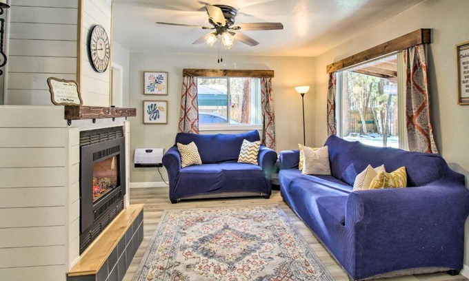 Pinetop-Lakeside House | Cozy Lakeside Cabin Walk to Rainbow Lake!