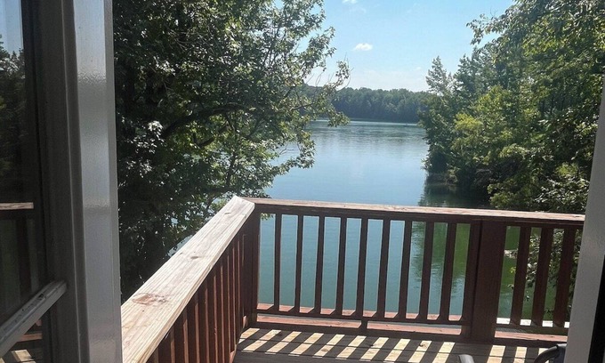 Winchester Cabin | Cozy, lakeside cabin on beautiful Tims Ford Lake