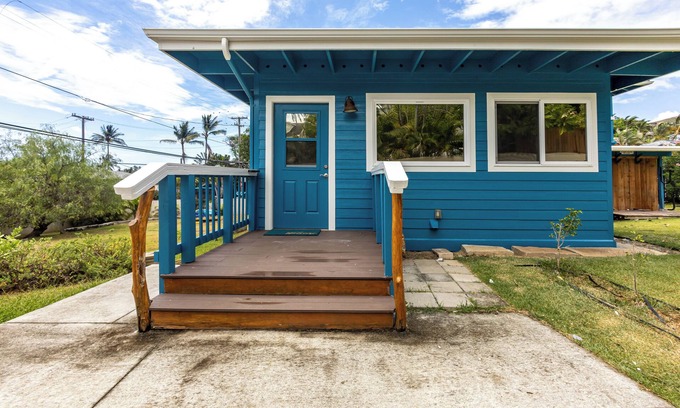 Lanikai Apartment | Cozy Lanikai Cottage Walking Distance to the Beach-Near Shops & Restaurants