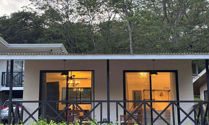 Santa Barbara Apartment | Cozy little house in enjoyable Costa Rica/Guanacaste with AC and WiFi.