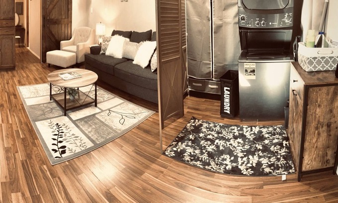 Cotton Center Other | Cozy little Farmhouse located 20 min from Lubbock and 18 min from the airport.