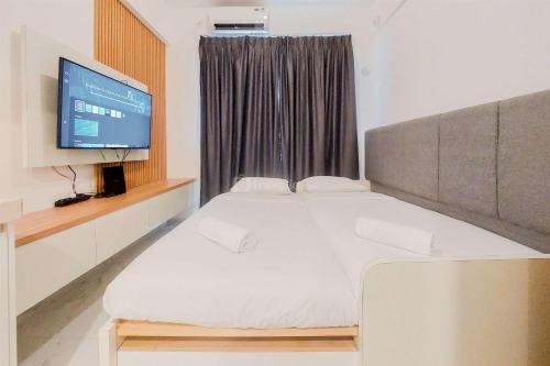 Bumi Serpong Damai Apartment | Cozy Living Studio Sky House BSD Apartment near AEON Mall By Travelio