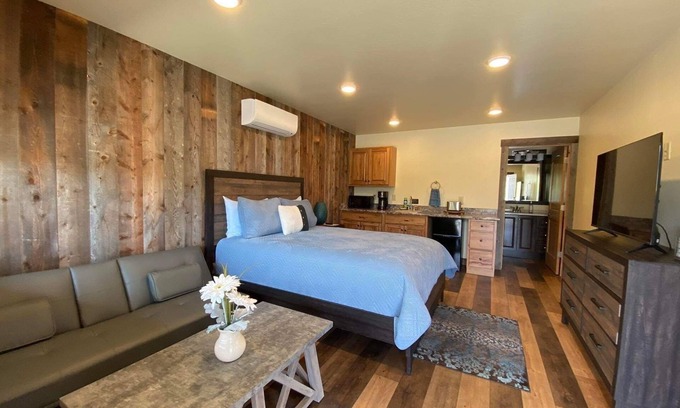 Gardiner Cabin | Cozy lodge with 1 bedroom and WiFi, AC in pleasant Gardinern