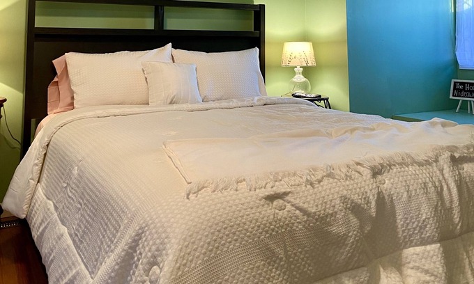 Bunker Hill Apartment | Cozy loft in a small town; walking distance to the popular restaurant BG’s!