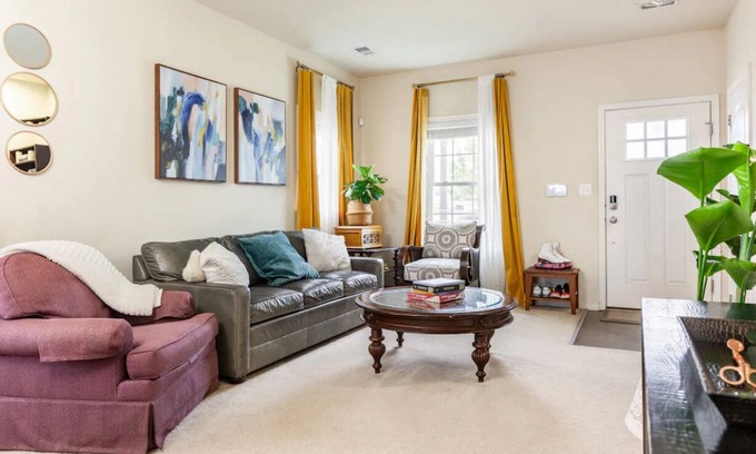 Seat Pleasant House | Cozy loft w/private parking