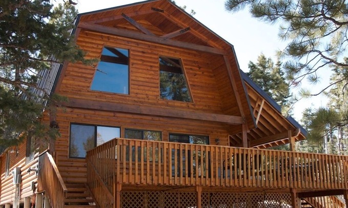 Meadow View Heights Cabin | Cozy log cabin located on half an acre in the trees