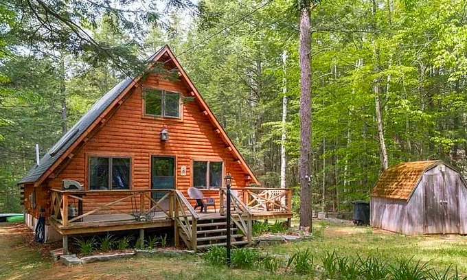 Rome Cabin | Cozy Log Cabin Belgrade Lakes Rome Maine