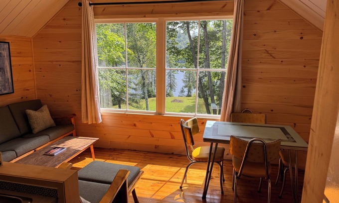 Highland Grove Cabin | Cozy Log Cabin on Baptiste Lake