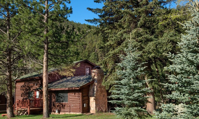 Estes Park Cabin | Cozy Log Cabin on Fall River