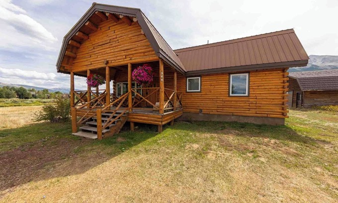 Crested Butte House | Cozy Log Cabin on Slate River 5-Minutes to Downtown Crested Butte!