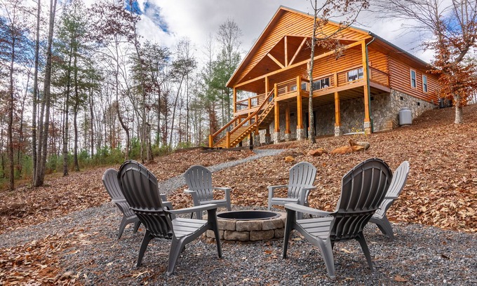 Granite Falls Cabin | Cozy log cabin with Lakefront and Private Dock