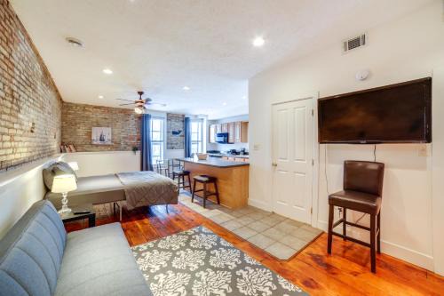 Lowell Apartment | Cozy Lowell Studio about 19 Mi to Grand Rapids!