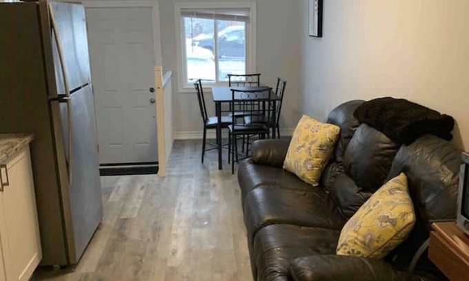 Barrie House | Cozy Lower Unit Barrie