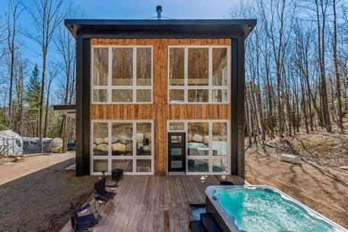 Grenville-sur-la-Rouge Ski Chalet | Cozy, luminous and charming retreat