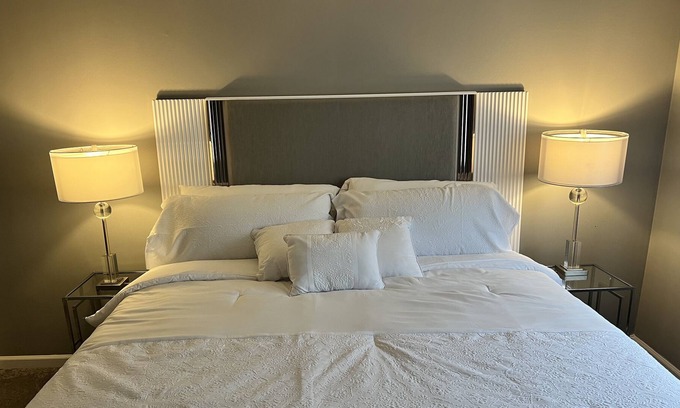 Calumet City Apartment | Cozy Luxury Condo w/ Patio