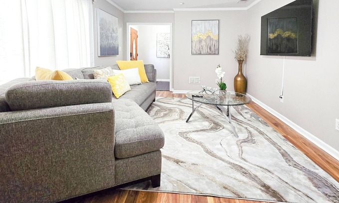 Matthews House | Cozy Matthews Getaway – 1 King, 2 Queens, Stylish & Central!