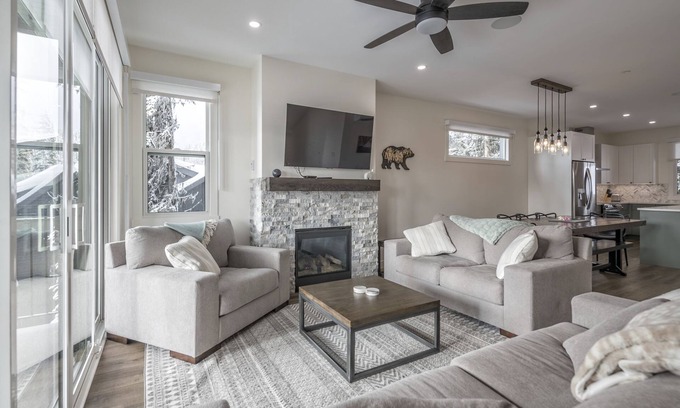 Silver Star Mountain House | Cozy modern duplex with hot tub, BBQ, garage, A/C, media room, large gear room