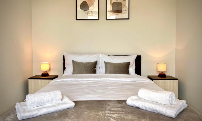 Stara Zagora Apartment | Cozy & Modern 1BR Apart for 4 guests next to Medical University & Free parking