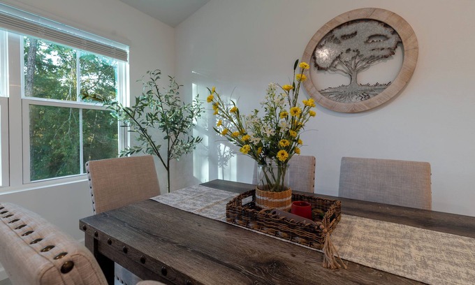 Ocala House | Cozy Modern 3 BR Retreat w/Fast Wi‑Fi/Office Desk & Self Check‑in – Ocala