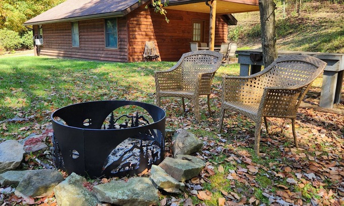 Champion Cabin | Cozy, Modern Cabin ~ Secluded Mountain Escape!