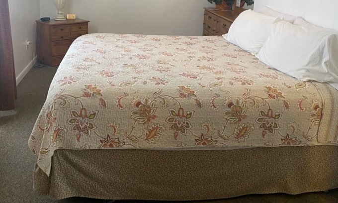 Glendo Hotel | Cozy Motel Room within 5 minutes of Glendo Recreational Area