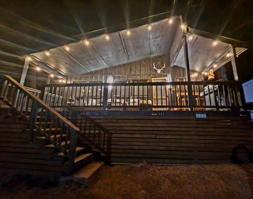 Ruidoso House | Cozy mountain cabin close walk to Midtown with AC