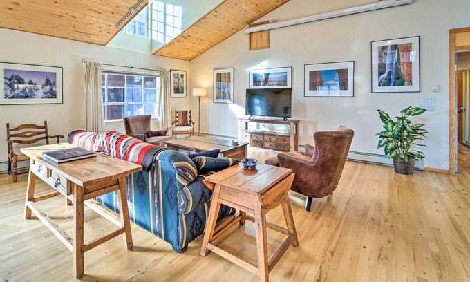 Lewis House | Cozy Mountain Retreat: Steps to Dolores River
